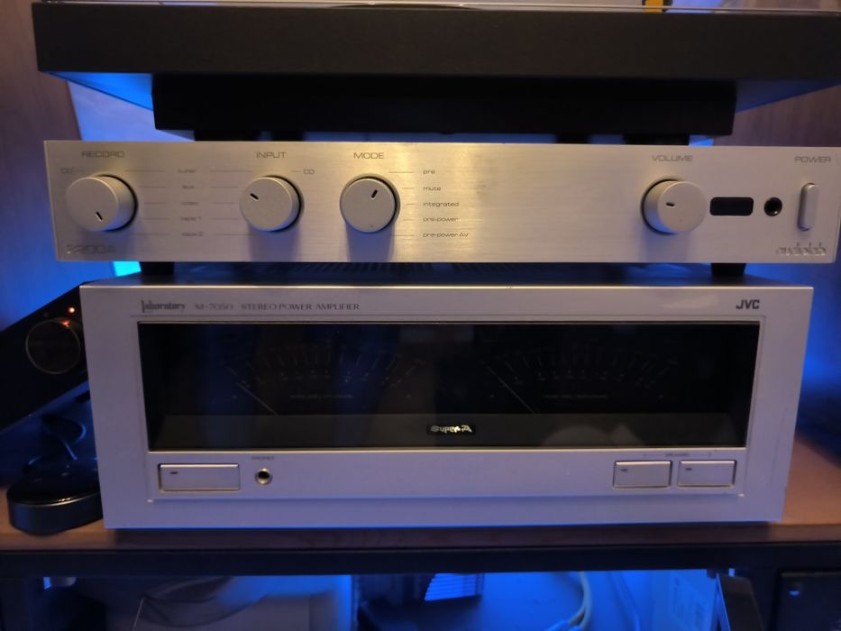 Amplificatir Audiolab 8200a