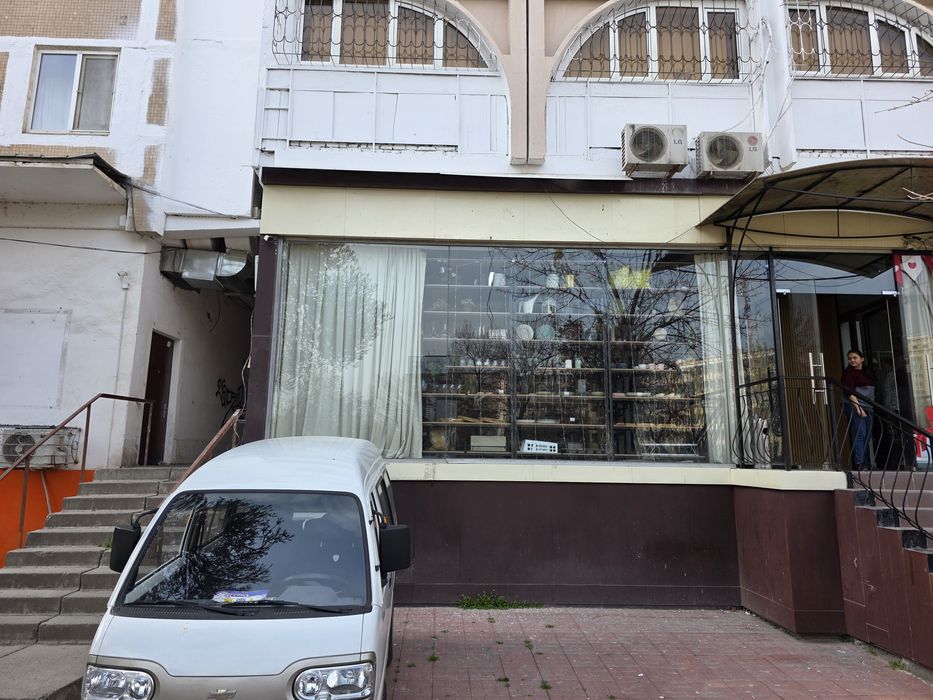 Сдаётся нежилое помещение под офис. Метро "Айбек " 44м2