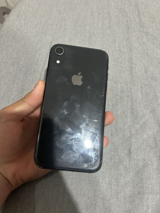 Продавам iPhone XR 128gb
