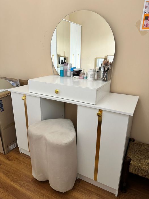 Спальный гарнитур почти новый