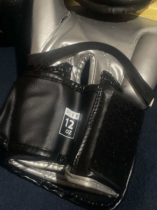Manusi Box/Kickbox, In stare foarte buna, 12 oz