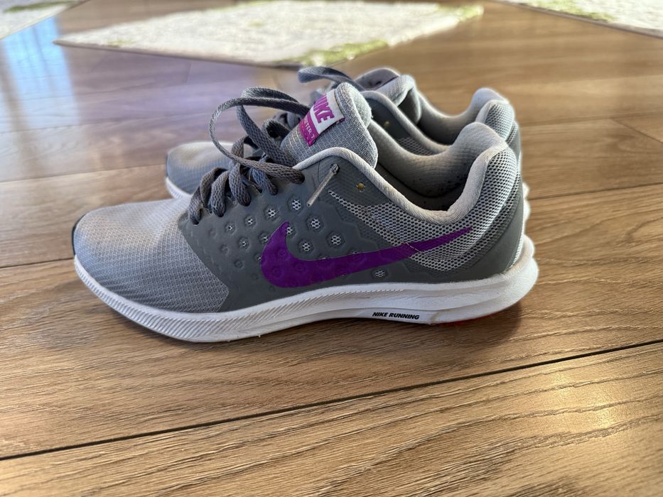 Vand Nike running shoes