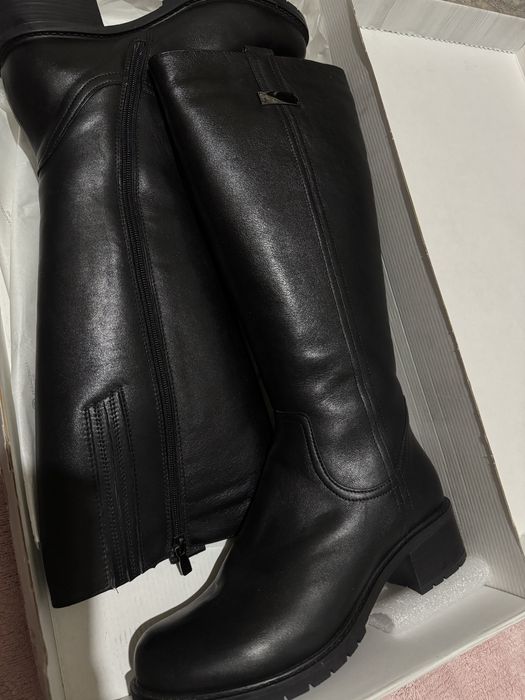 продам женские сапоги