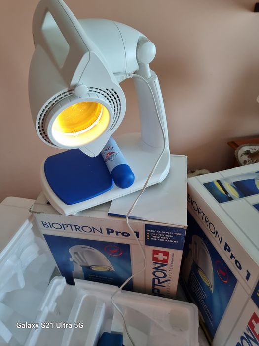 Bioptron Pro.1 cu suport de masă și set 7 lentile color therapy