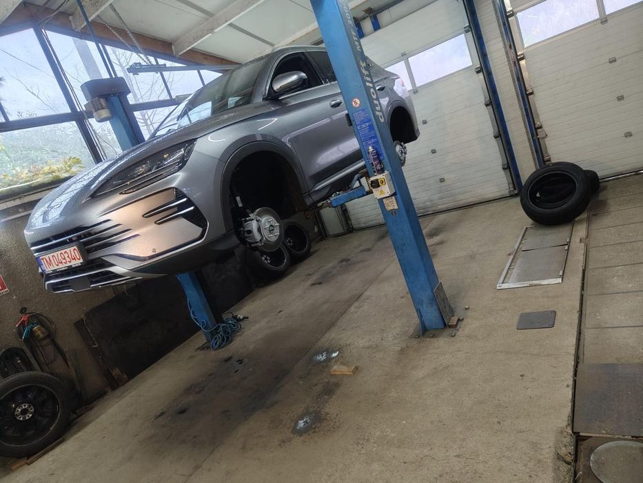 Vând cauciucuri noi Continental PremiumContact C 235/50 R19 pt SUV