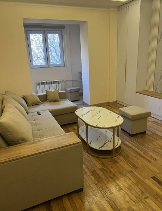 Ойбек.  Ор Точка Вкуса.  1комнатная кирпич