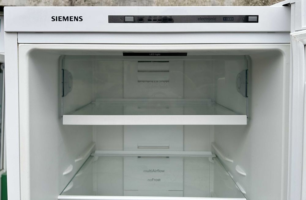 Хладилник с фризер Siemens iQ300 NoFrost (hyperFresh) 201 см