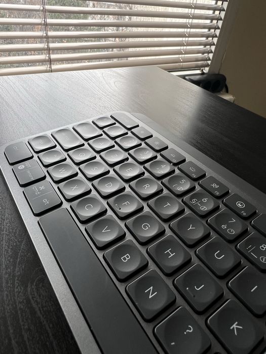 Logitech MX keys - безжична клавиатура AZERTY, подсветка