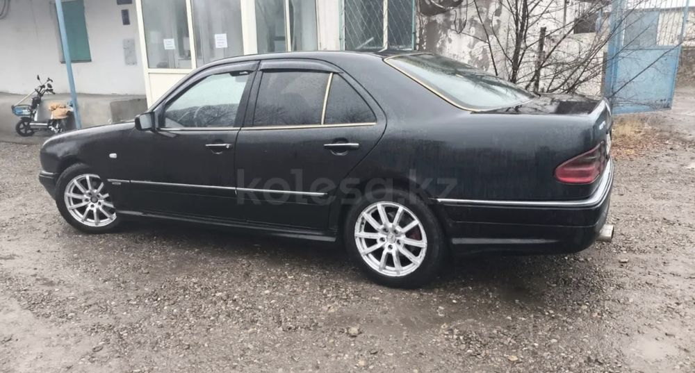 Mercedes-Benz w210