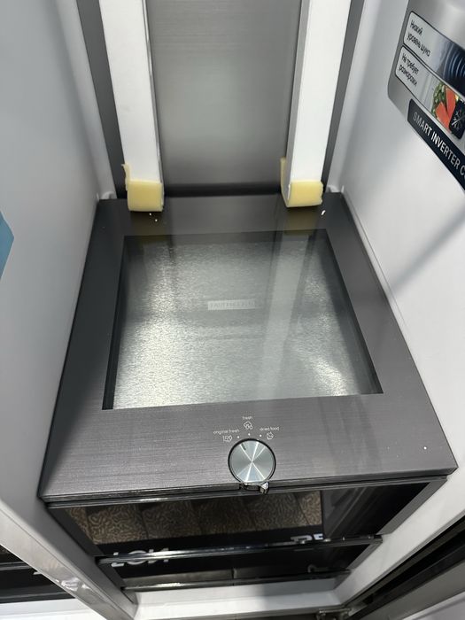 Большой семейний холодильник BESTON BSB-907BLMV