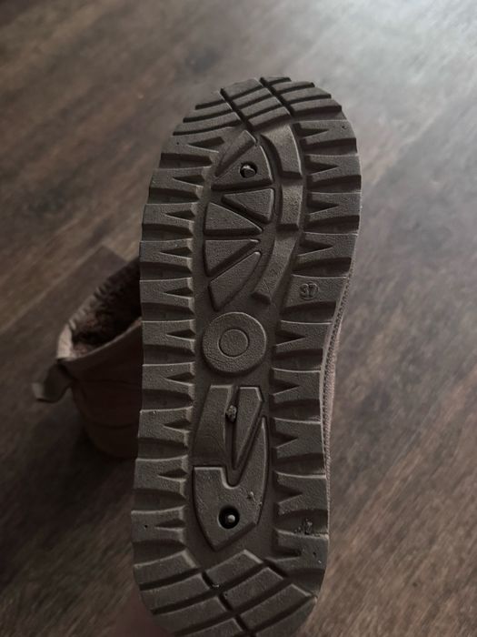 Продам уги,37 размер,новые