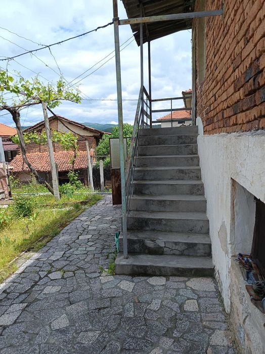 Продавам къща в град Стрелча