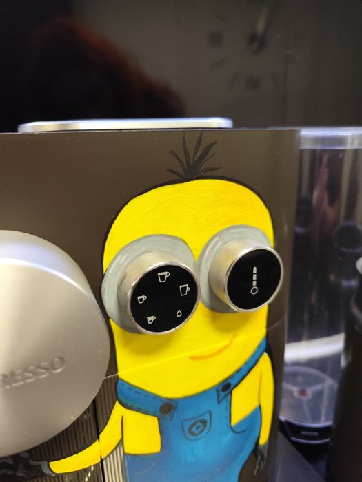 Espressor DeLonghi Nespresso Expert Personalizat Manual Minions