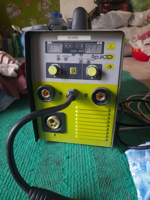 Сварични апарат пол Афтамат с газим и без газ