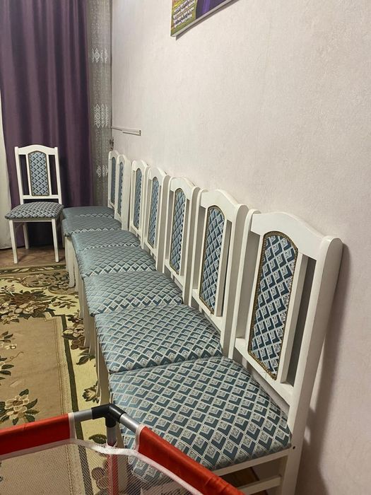 Продам стол стульями