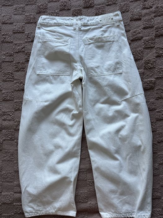 Продам джинсы белые
