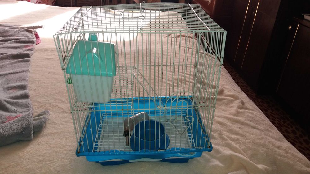 Продам клетку для хомячков