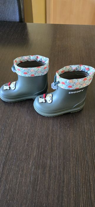 Vand cizme Snoopy pentru copii marimea 24