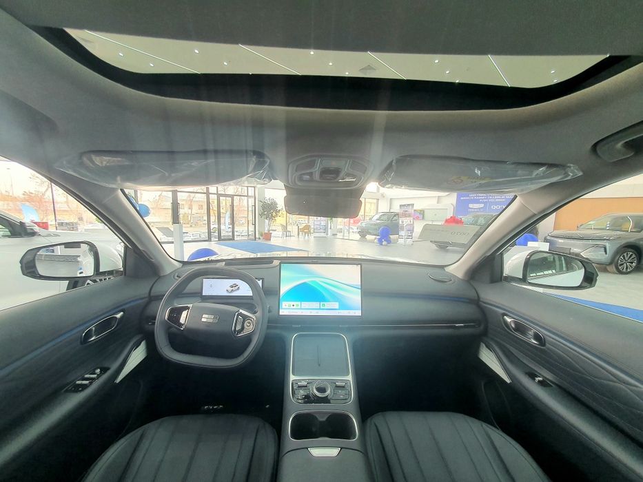 New Tayota Hybrid Geely Em-i