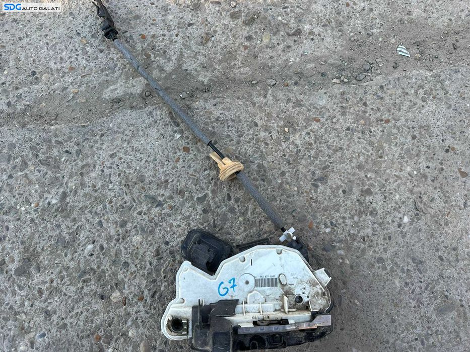 Broasca Incuietoare Usa Portiera Dreapta Fata 7 Pini Volkswagen Sharan 2011 - 2022 Cod 5K2837016D [C8966]