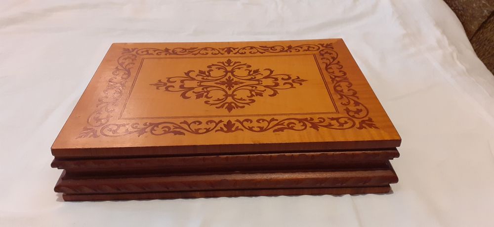 Castă veche din lemn