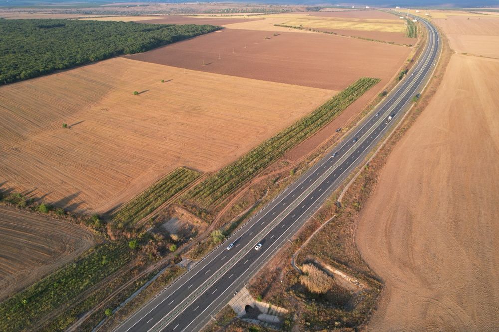 Vand teren extravilan Autostrada A2 - Vedere 3