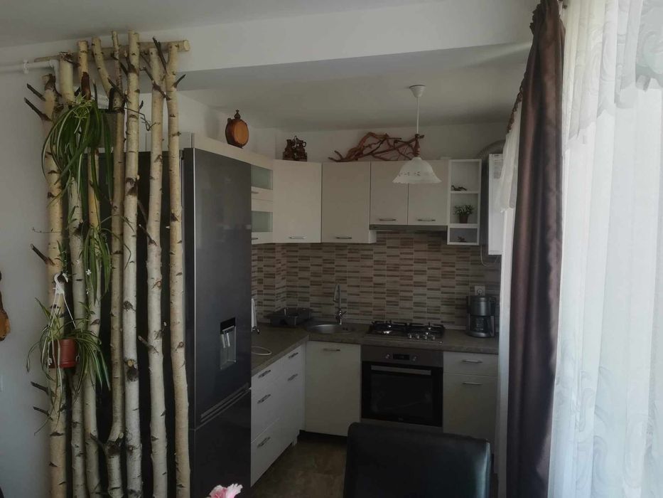 Inchiriez apartament