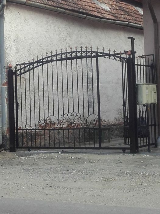 Confecţionări porti metalice/ / lemn pe cadru de fier/garduri etc.