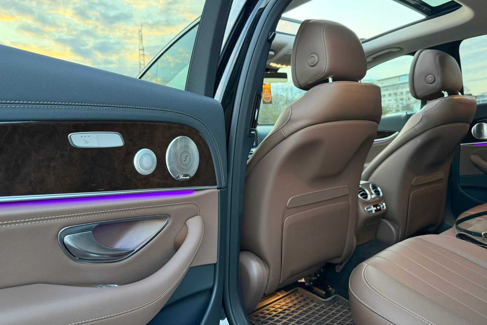 Mercedes-Benz E 350 9G-Tronic Exclusive Camera 360° Soft Close Pano