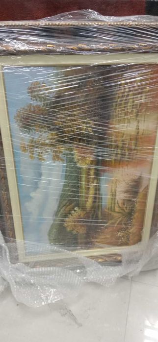 столове, етажерка, бебешко легло, шкаф за играчки, големи картини и др