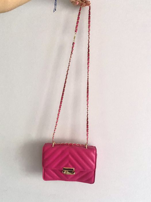 Кокетна дамска чанта