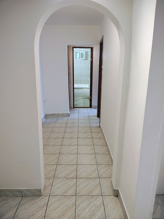 Vând apartament 2 camere decomandat, lângă Prima Shops
