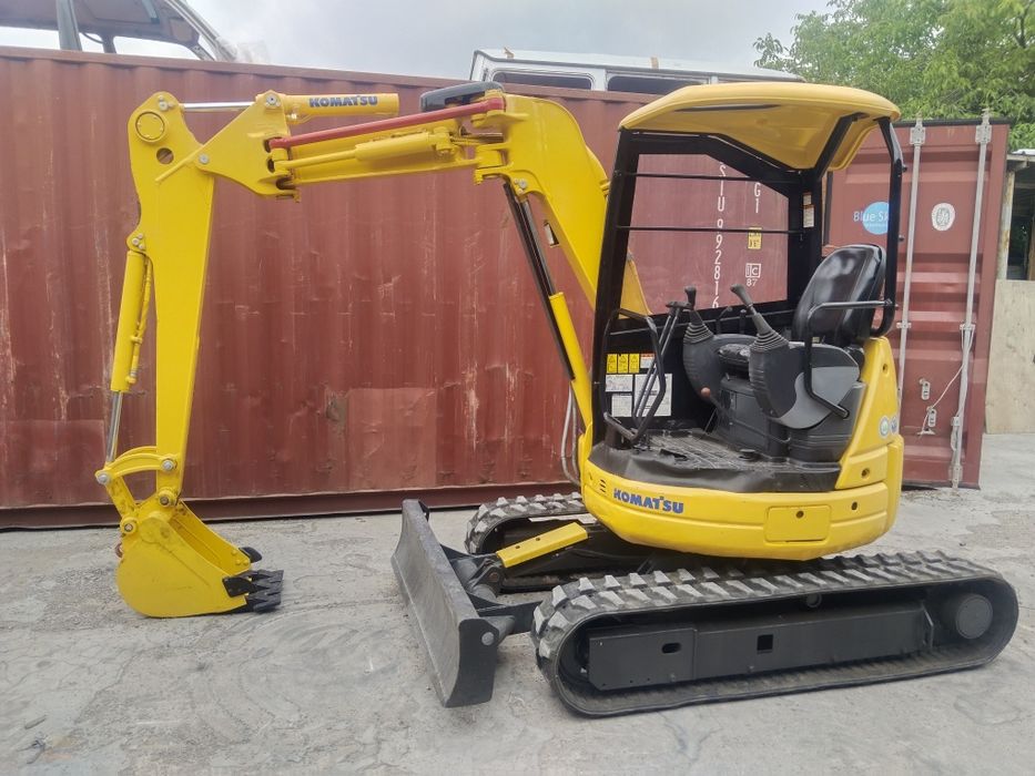 Миниэкскаватор Komatsu pc30