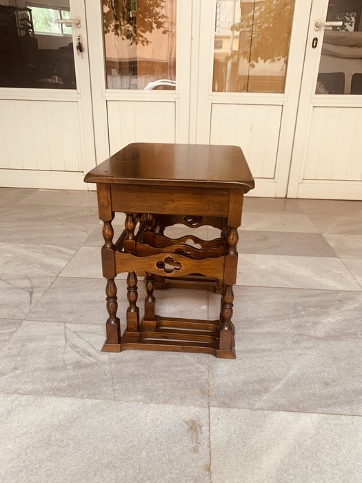 Комплект винтидж дървени масички (nesting tables) – масив, отличен вид