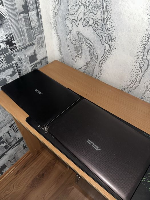 Два ноутбука asus