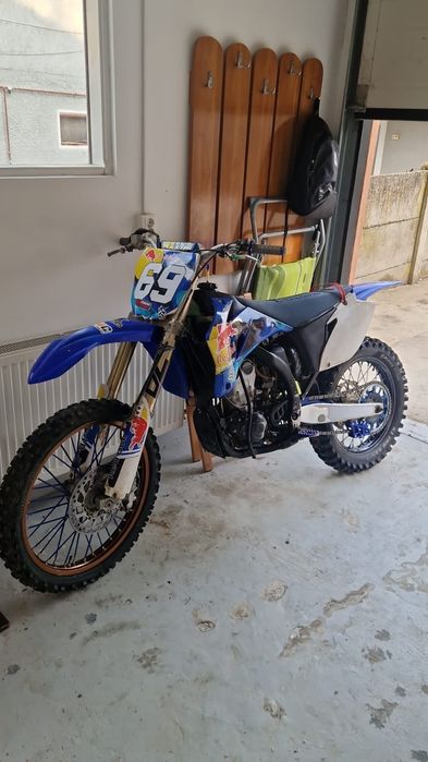 Vand yamaha yzf250 ,pret in euro