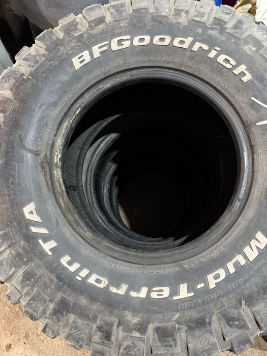 Продам резину 32х11,50 R15