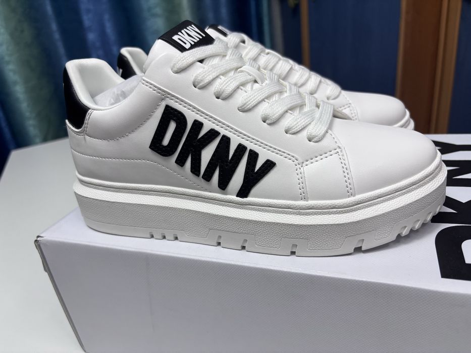 DKNY sneakers 38