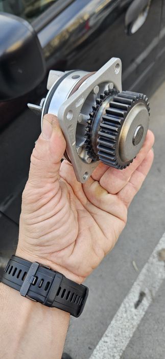 Водна помпа  за  Инфинити и други коли