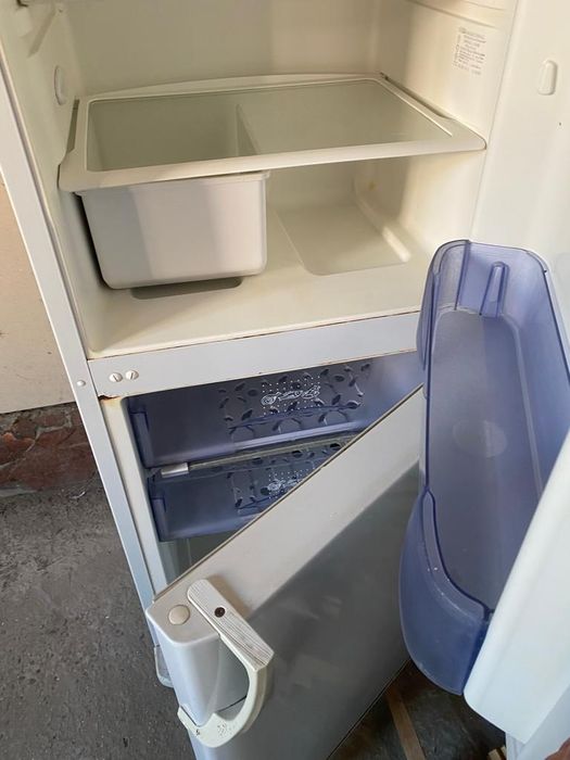 Холодильник Бирюса