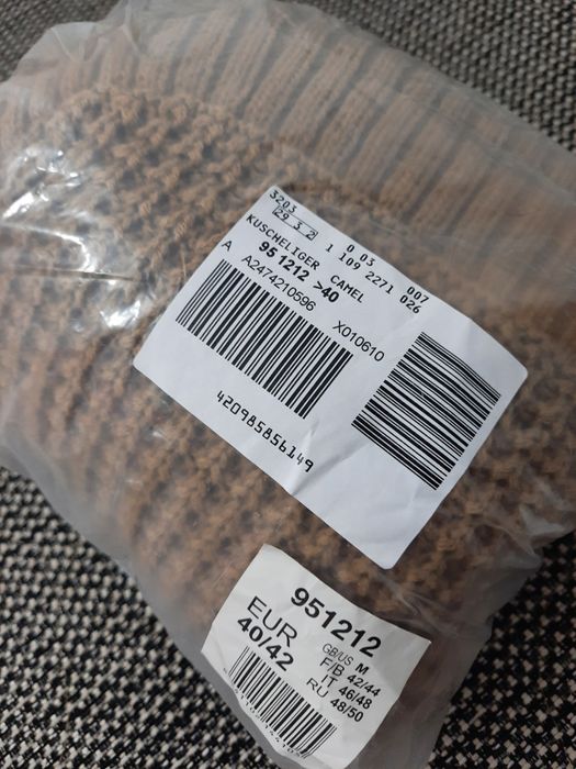 Pulover maro nou pret 50 lei