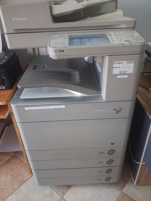 Продавам професионална копир машина