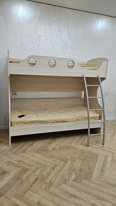 Двухярусная кровать