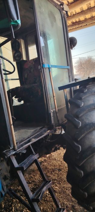 T 28 traktor akvarim kaminka