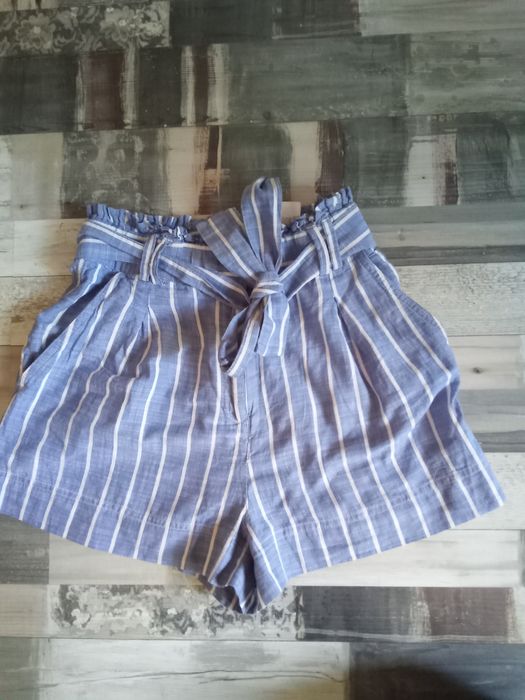 Дамски къси панталонки HM