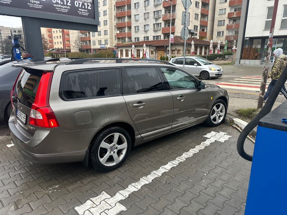 Volvo v70 2008година