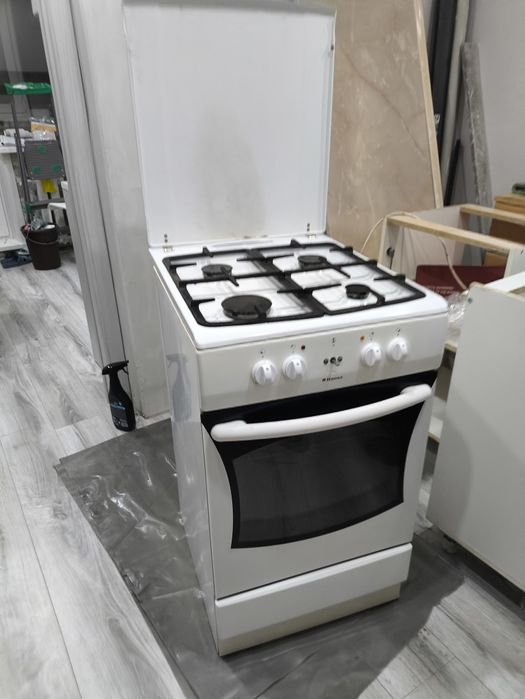 Продам газовую плиту