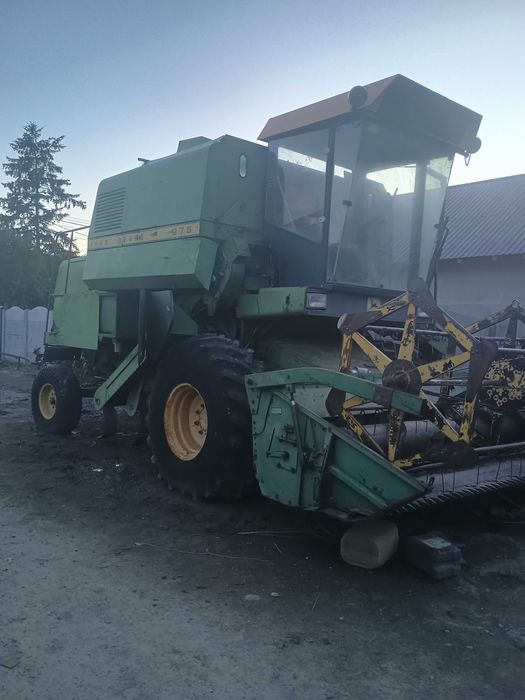 Combina John Deere model 975