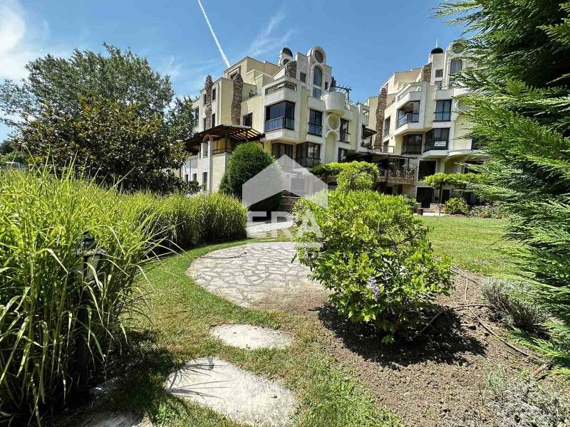 Продава се Тристаен апартамент в Варна, Бриз - 132 кв.м за 2500 €/кв.м - Снимка #11