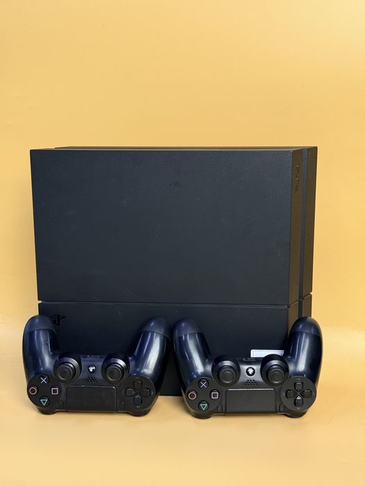 Игровая приставка PlayStation 4